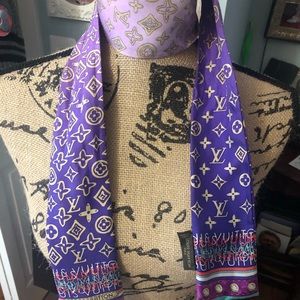 Louis Vuitton scarf